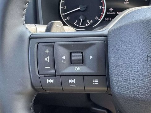 Used 2025 Nissan Rogue SV AWD/4WD image 27
