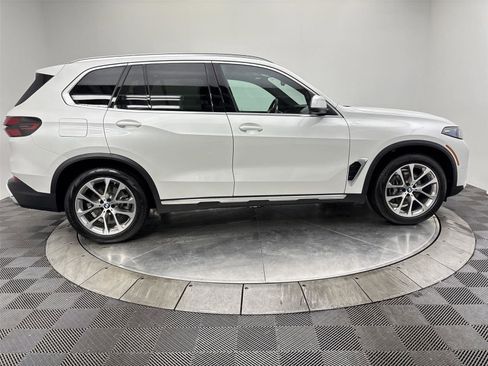 Used 2024 BMW X5 xDrive40i w/ Premium Package image 17