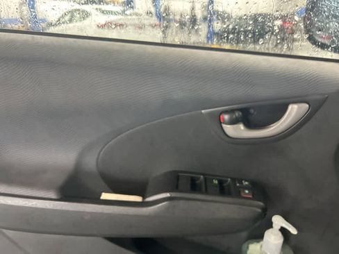 Used 2011 Honda Fit image 7