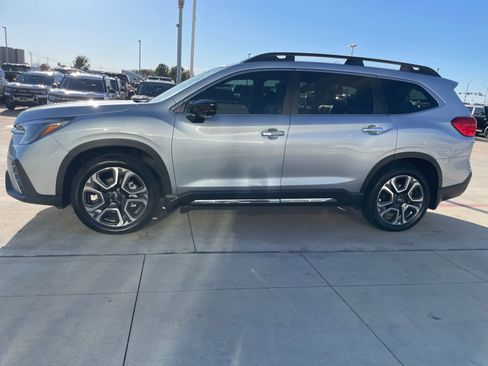 Used 2024 Subaru Ascent Touring image 2