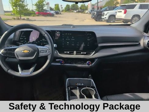 Used 2025 Chevrolet Equinox LT w/ Convenience Package II AWD/4WD image 4