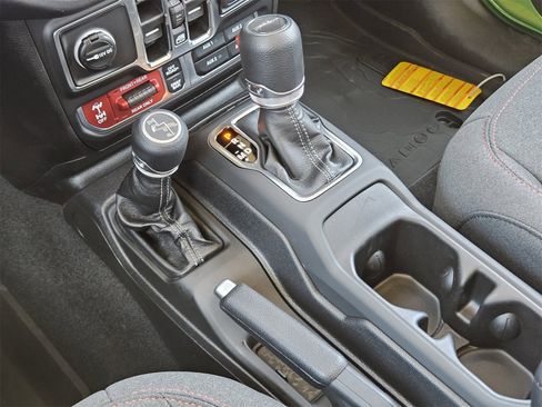 New 2025 Jeep Gladiator Rubicon w/ Convenience Group image 21