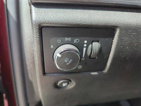 Used 2019 Jeep Grand Cherokee Laredo w/ Laredo X Package RWD image 22