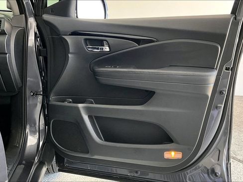Used 2019 Honda Pilot Elite image 23