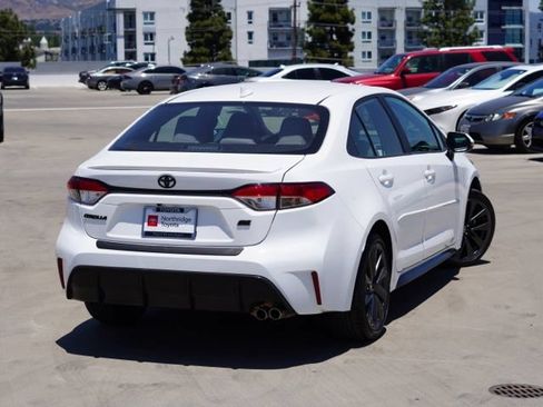 Used 2024 Toyota Corolla SE FWD image 8
