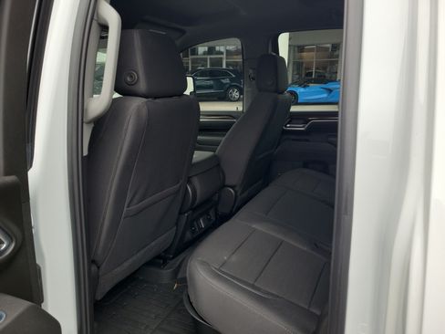 Used 2025 GMC Sierra 2500 SLE w/ Preferred Package AWD/4WD image 12