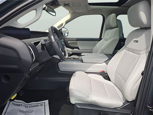 Certified 2025 Ford Expedition Platinum w/ Driver's Package AWD/4WD image 4
