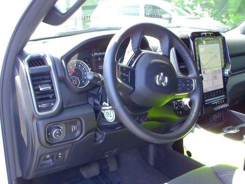 Used 2024 RAM 1500 Big Horn AWD/4WD image 5