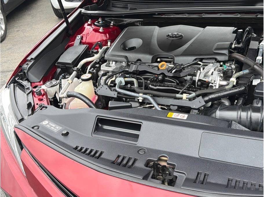 Used 2018 Toyota Camry XLE FWD image 33