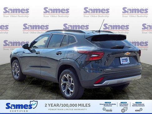 Used 2026 Chevrolet Trax LT w/ Driver Confidence Package FWD image 5