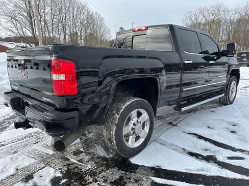 Used 2016 GMC Sierra 2500 Denali image 3