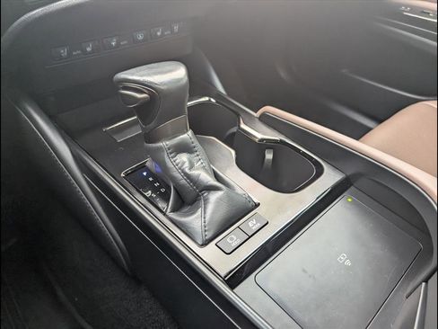 Used 2024 Lexus ES 300h w/ Premium Package image 19