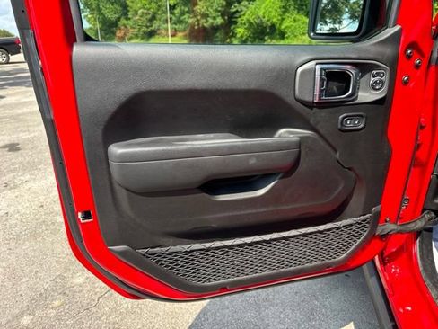 Used 2026 Jeep Wrangler Unlimited Rubicon AWD/4WD image 15