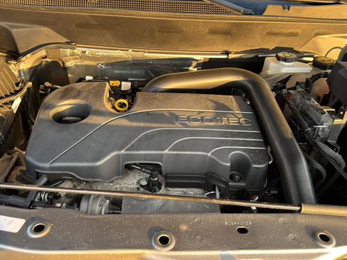 Used 2025 Chevrolet Equinox LT image 28