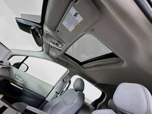 Certified 2022 Toyota Sienna XLE FWD image 15