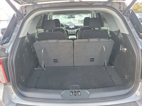 Used 2022 Ford Explorer XLT image 6
