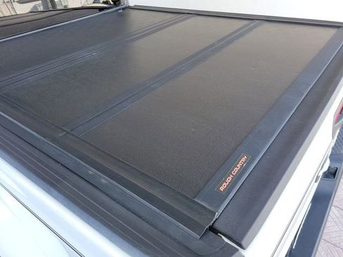 Used 2020 Jeep Gladiator Overland image 37