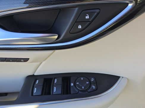 Used 2021 Buick Envision Essence image 32