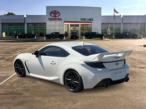 Used 2023 Toyota GR86 Premium w/ ALL Weather Mat Package (TMS) RWD image 3