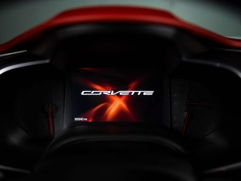 Used 2015 Chevrolet Corvette Z06 w/ 3LZ Preferred Equipment Group RWD image 19
