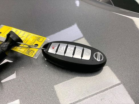 Used 2021 Nissan Rogue SV w/ Premium Package image 7