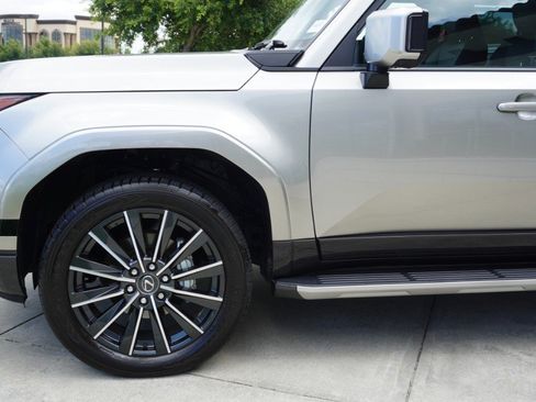 Used 2024 Lexus GX 550 AWD/4WD image 10