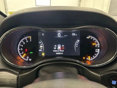 Used 2022 Jeep Grand Cherokee Limited w/ Trailer Tow Group IV image 12