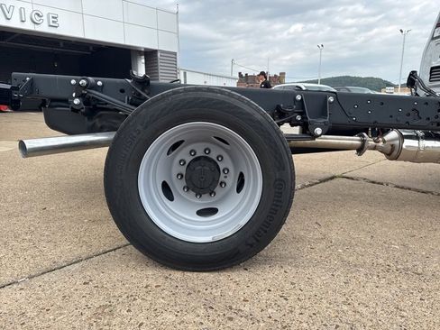 New 2025 Ford F550 XL image 7