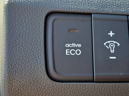 Used 2013 Hyundai Elantra GLS w/ Preferred Pkg FWD image 26