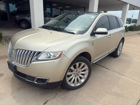 Used 2011 Lincoln MKX 2WD w/ 101A Rapid Spec Order Code image 2