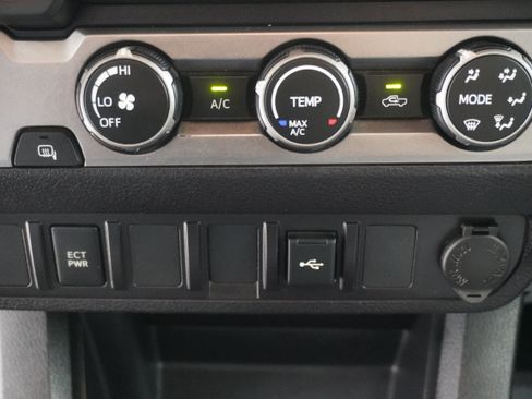Used 2022 Toyota Tacoma SR w/ SX Package RWD image 16