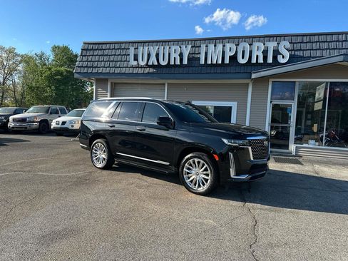 Used 2021 Cadillac Escalade Premium Luxury image 2