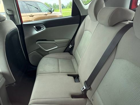 Used 2022 Kia Soul LX FWD image 15
