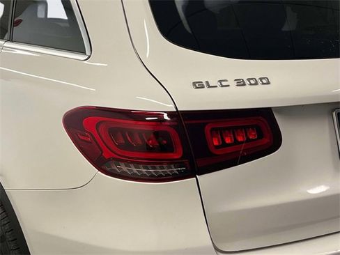 Certified 2022 Mercedes-Benz GLC 300 4MATIC image 9
