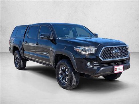Used 2018 Toyota Tacoma TRD Off-Road AWD/4WD image 3