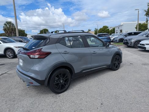 Used 2021 Nissan Kicks SR w/ Interior Electronics Package FWD image 4