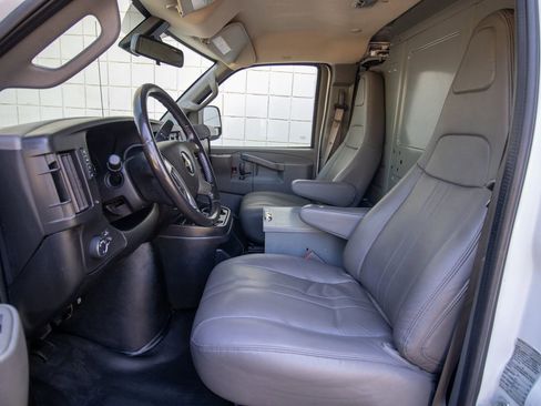 Used 2019 Chevrolet Express 3500 Extended w/ Driver Convenience Package RWD image 13