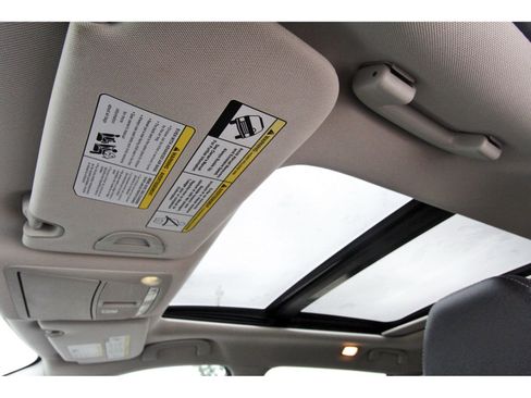 Used 2016 Nissan Rogue SL w/ SL Premium Package image 32