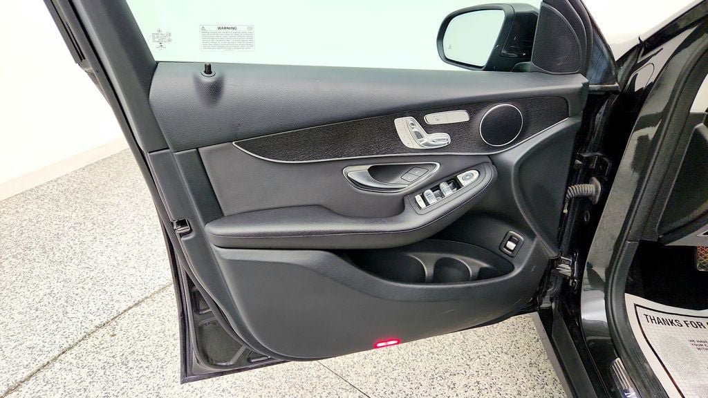 Used 2022 Mercedes-Benz GLC 300 image 11