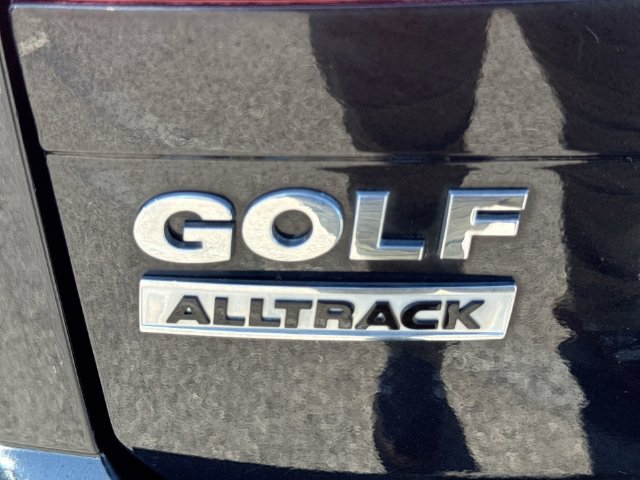 Used 2017 Volkswagen Golf Alltrack SE AWD/4WD image 32