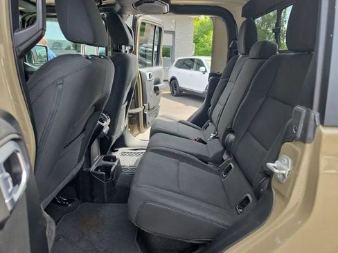 Used 2020 Jeep Gladiator Sport w/ Quick Order Package 23S AWD/4WD image 15