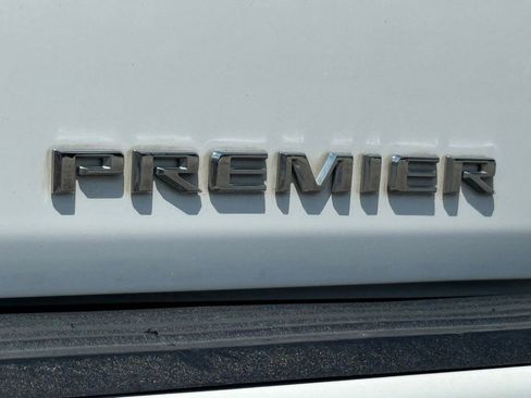 Used 2022 Chevrolet Suburban Premier RWD image 10