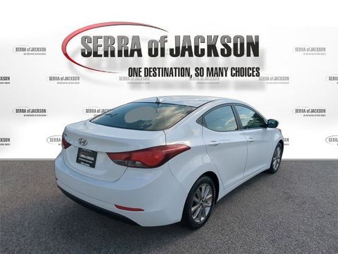 Used 2016 Hyundai Elantra SE w/ Option Group 02 FWD image 8