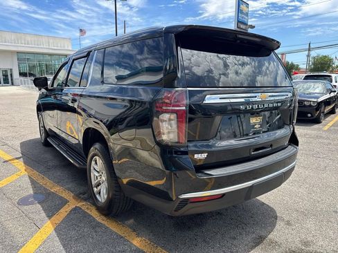 Used 2022 Chevrolet Suburban LT RWD image 6