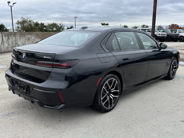 Used 2026 BMW 740i xDrive AWD/4WD image 5