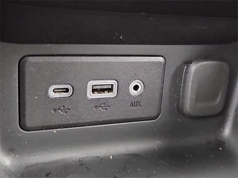 Used 2024 GMC Terrain SLE image 23