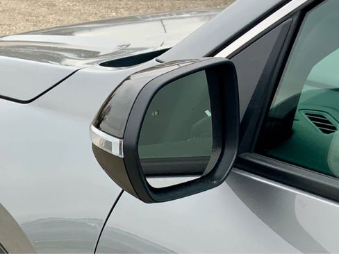 New 2026 Chevrolet Traverse LT w/ LPO, Floor Liner Package image 15