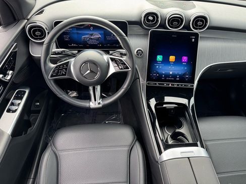 Certified 2025 Mercedes-Benz GLC 300 image 17