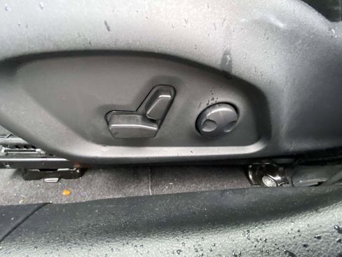 Certified 2024 Jeep Compass Limited image 13