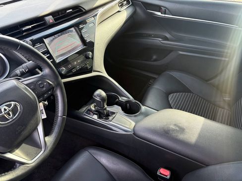 Used 2018 Toyota Camry SE image 15